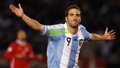 全国田径锦标赛跳远项目激战正酣 新秀黑马横空出世