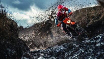 足坛震撼！天价转会刷新纪录，超级巨星加盟豪门引全球瞩目