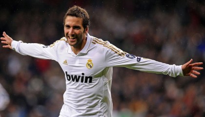 国安主场5比1横扫梅州客家，攻势足球点燃工体激情